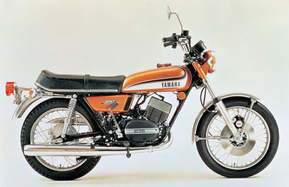 Decades of decadence: Yamaha RDs explored | Visordown